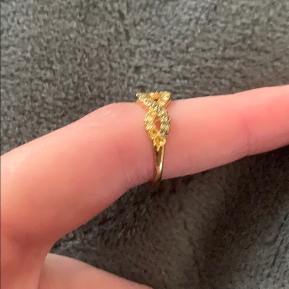 Gold infinity ring - Picture 3 of 3